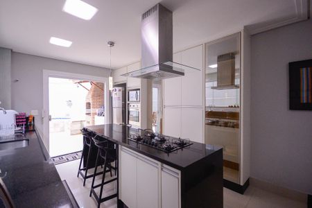 Casa à venda com 200m², 3 quartos e 2 vagas Casa à venda com 200m², 3 quartos e 2 vagasCozinha