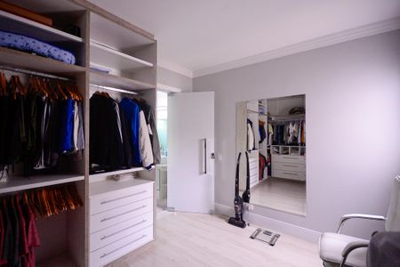 Casa à venda com 200m², 3 quartos e 2 vagas Casa à venda com 200m², 3 quartos e 2 vagasQuarto