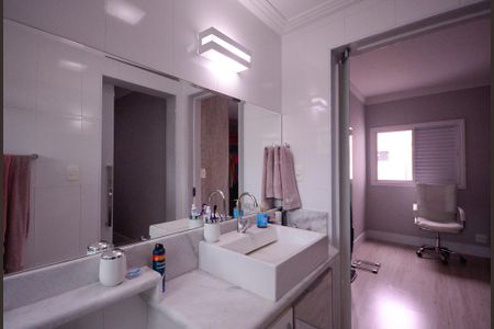 Casa à venda com 200m², 3 quartos e 2 vagas Casa à venda com 200m², 3 quartos e 2 vagasBanheiro Suíte 1