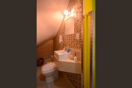 Casa à venda com 200m², 3 quartos e 2 vagas Casa à venda com 200m², 3 quartos e 2 vagasLavabo