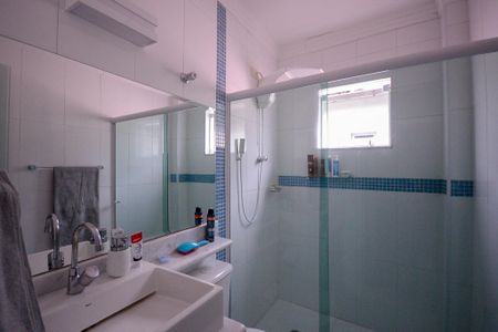 Casa à venda com 200m², 3 quartos e 2 vagas Casa à venda com 200m², 3 quartos e 2 vagasBanheiro Suíte 2