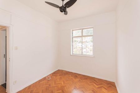 Apartamento à venda com 87m², 3 quartos e 1 vagaQuarto 2