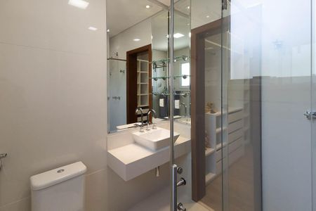 Casa à venda com 420m², 4 quartos e 6 vagasBanheiro da Suíte 3