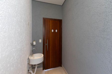 Casa à venda com 420m², 4 quartos e 6 vagasBanheiro de Serviço