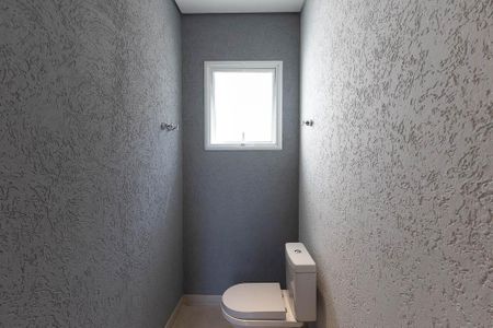 Casa à venda com 420m², 4 quartos e 6 vagasBanheiro de Serviço 