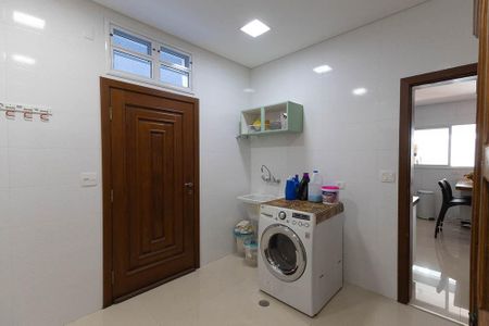 Casa à venda com 420m², 4 quartos e 6 vagasÁrea de Serviço