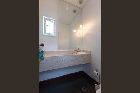 Casa à venda com 420m², 4 quartos e 6 vagasLavabo