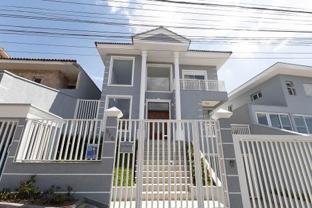 Casa à venda com 420m², 4 quartos e 6 vagasFachada