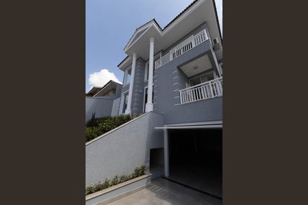 Casa à venda com 420m², 4 quartos e 6 vagasFachada