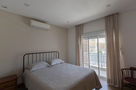 Casa à venda com 420m², 4 quartos e 6 vagasSuíte 2