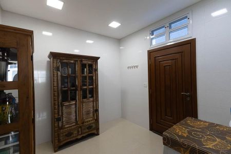 Casa à venda com 420m², 4 quartos e 6 vagasÁrea de Serviço