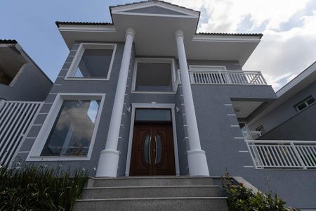 Casa à venda com 420m², 4 quartos e 6 vagasFachada