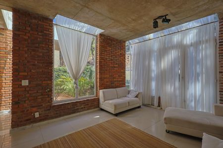 Casa à venda com 302m², 5 quartos e 3 vagasSala