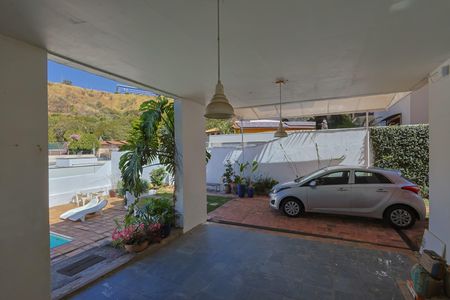 Casa à venda com 302m², 5 quartos e 3 vagasGaragem