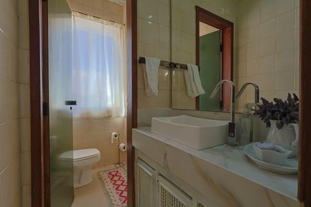 Casa à venda com 302m², 5 quartos e 3 vagasLavabo