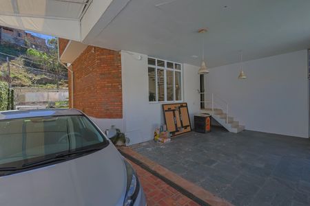 Casa à venda com 302m², 5 quartos e 3 vagasGaragem