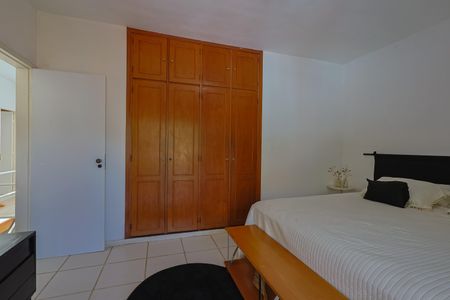 Casa à venda com 302m², 5 quartos e 3 vagasQuarto 2