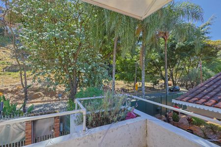 Casa à venda com 302m², 5 quartos e 3 vagasSuíte 1 - Varanda