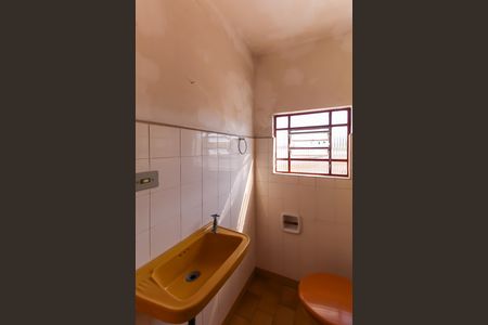 Casa à venda com 162m², 2 quartos e 1 vaga Casa à venda com 162m², 2 quartos e 1 vagaBanheiro de serviço