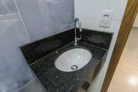 Apartamento à venda com 38m², 2 quartos e sem vaga Apartamento à venda com 38m², 2 quartos e sem vagaBanheiro