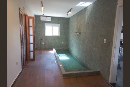 Casa à venda com 600m², 4 quartos e 4 vagas Casa à venda com 600m², 4 quartos e 4 vagasFoto 32