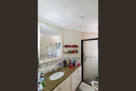 Apartamento à venda com 166m², 4 quartos e 2 vagas Apartamento à venda com 166m², 4 quartos e 2 vagasBanheiro da Suíte 2