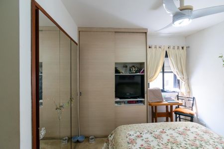 Apartamento à venda com 166m², 4 quartos e 2 vagas Apartamento à venda com 166m², 4 quartos e 2 vagasSuíte 2
