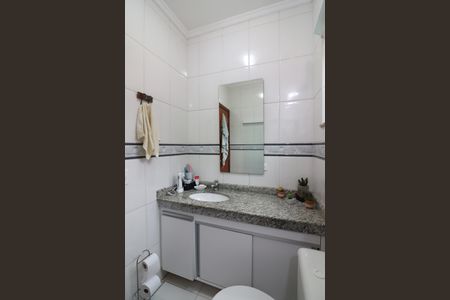 Casa de condomínio à venda com 205m², 3 quartos e 2 vagasBanheiro Social