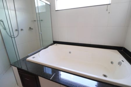 Casa para alugar com 272m², 3 quartos e 3 vagasBanheiro da Suíte 2