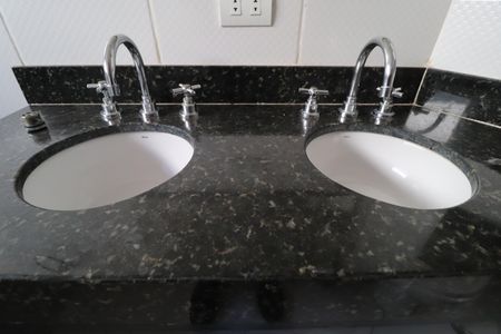 Casa para alugar com 272m², 3 quartos e 3 vagasBanheiro da Suíte 2