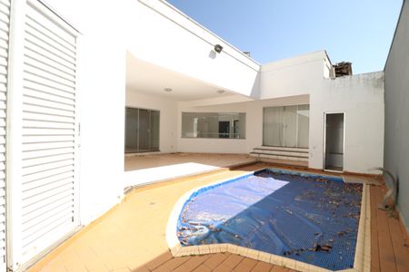 Casa para alugar com 272m², 3 quartos e 3 vagasPiscina