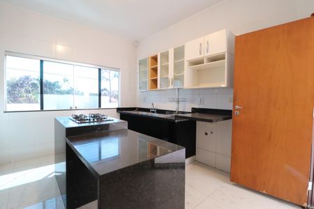 Casa para alugar com 272m², 3 quartos e 3 vagasCozinha