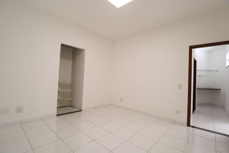 Casa para alugar com 272m², 3 quartos e 3 vagasSuíte 2