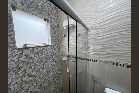 Casa à venda com 228m², 3 quartos e 5 vagasBanheiro da Suíte 2