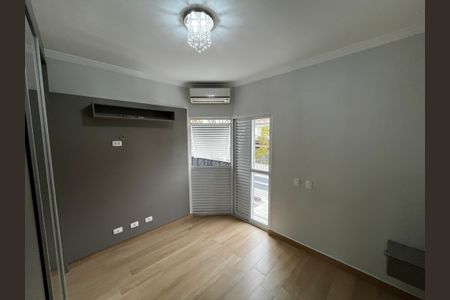 Casa à venda com 228m², 3 quartos e 5 vagasQuarto Suíte 3