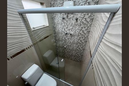 Casa à venda com 228m², 3 quartos e 5 vagasBanheiro da Suíte 1