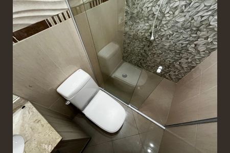 Casa à venda com 228m², 3 quartos e 5 vagasBanheiro da Suíte 1