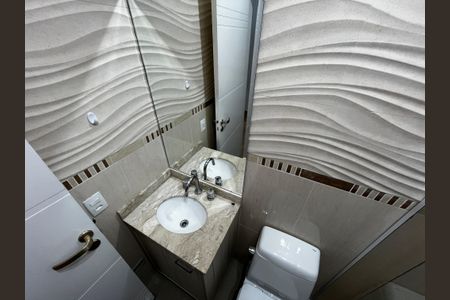 Casa à venda com 228m², 3 quartos e 5 vagasBanheiro da Suíte 1