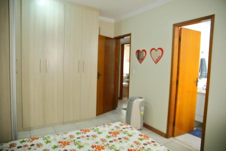 Apartamento à venda com 180m², 3 quartos e 2 vagasSuíte