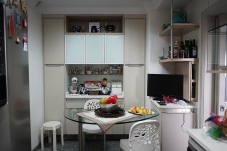 Apartamento à venda com 139m², 2 quartos e 4 vagasCozinha