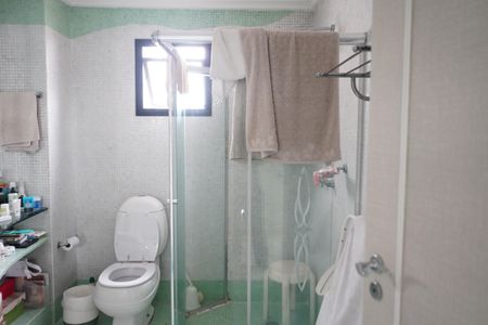 Apartamento à venda com 139m², 2 quartos e 4 vagasBanheiro da Suíte 1