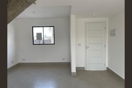Sala de casa de condomínio para alugar com 3 quartos, 77m² em Jardim Ipes, Cotia