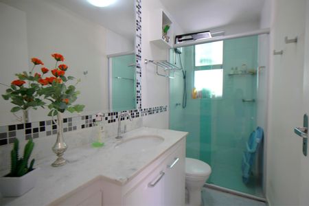 Apartamento à venda com 70m², 3 quartos e 2 vagasBanheiro da Suíte