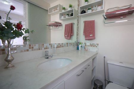 Apartamento à venda com 70m², 3 quartos e 2 vagasBanheiro da Suíte