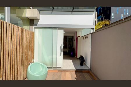 Apartamento à venda com 40m², 1 quarto e sem vaga Apartamento à venda com 40m², 1 quarto e sem vagaVaranda