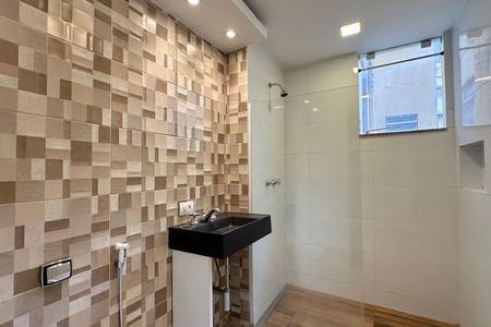 Apartamento à venda com 80m², 2 quartos e sem vagaBanheiro Social