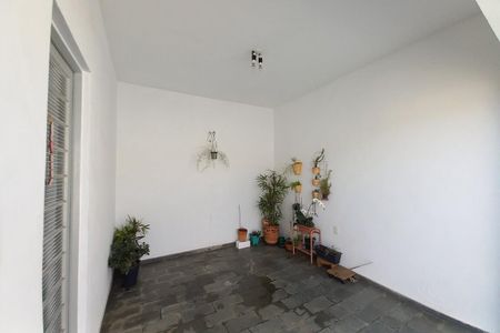 Casa para alugar com 328m², 3 quartos e 4 vagas Casa para alugar com 328m², 3 quartos e 4 vagasGaragem