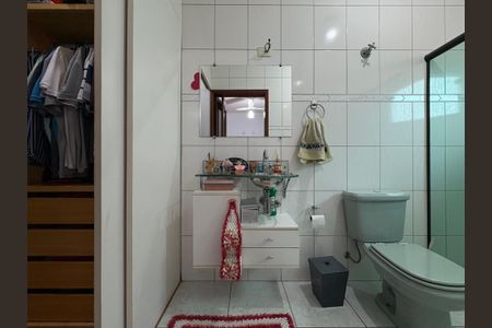 Casa à venda com 260m², 3 quartos e 3 vagas Casa à venda com 260m², 3 quartos e 3 vagasBanheiro da suíte