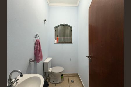 Casa à venda com 260m², 3 quartos e 3 vagas Casa à venda com 260m², 3 quartos e 3 vagasLavabo 3