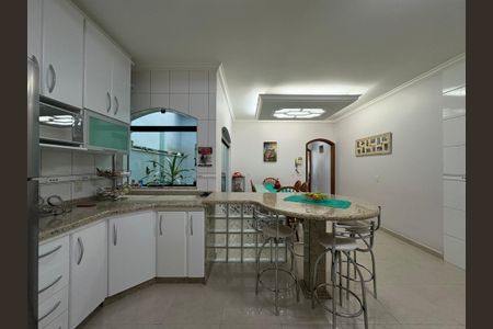 Casa à venda com 260m², 3 quartos e 3 vagas Casa à venda com 260m², 3 quartos e 3 vagasCozinha